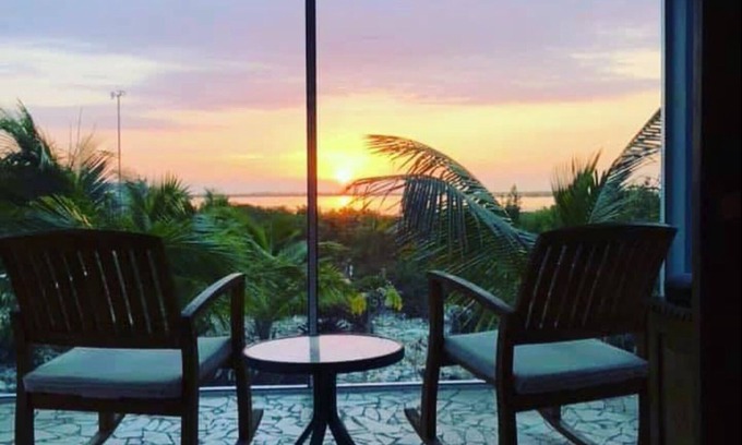 Bottle Creek Cottage | Charming Cottage overlooking Beautiful Bottle Creek, NORTH CAICOS