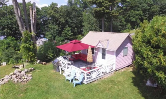 Northville Cottage | Charming cottage on the Great Sacandaga Lake, perfect for a relaxing getaway