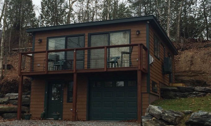 Sebascodegan Island Cottage | Charming cottage perfect for two, with views of Quahog Bay!