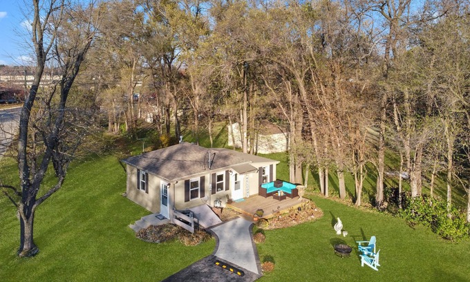 Machesney Park Cottage | Charming Cottage