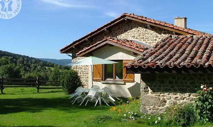 Sauvain Cottage | Charming cottage with fireplace, pets allowed, near ski slopes