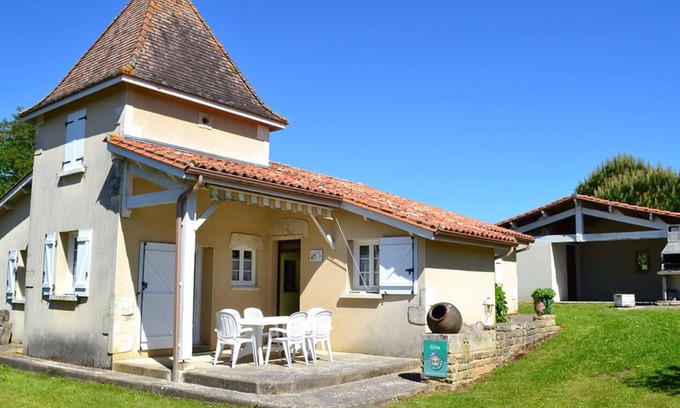 Yviers Cottage | Charming cottage with private pool, WiFi and nature setting