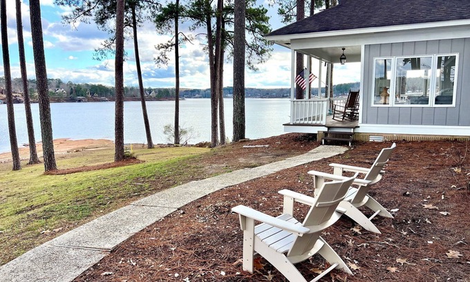 Jasper House | Charming Cottage with Stunning Point Views, Flat Lot, Walk-in Water, and a Dock!