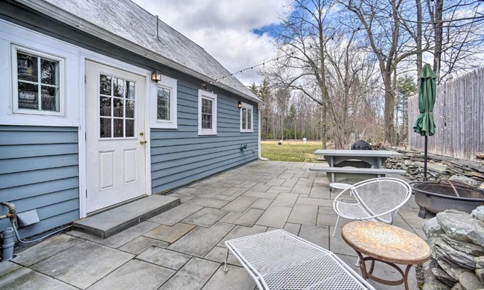 West Hurley House | Charming Cottage with Yard - 2 Mi to Tinker St!