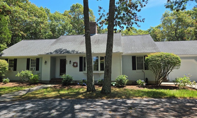 Marstons Mills House | Charming Cotuit Home, JUST REDUCED.n400.00 per night-Small Pet OKnSleeps 8.