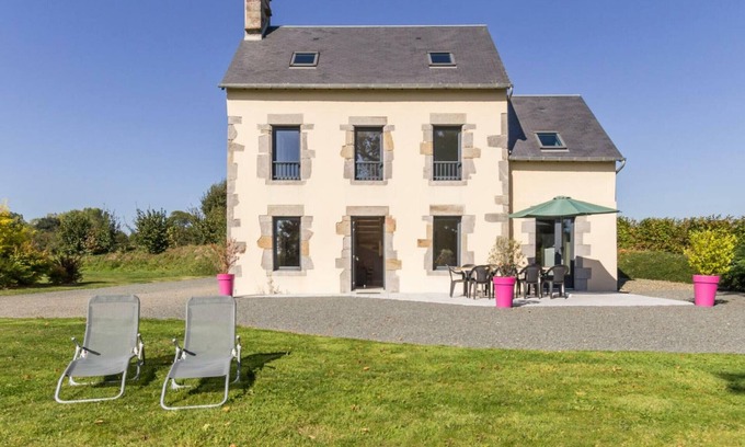 Muneville-sur-Mer Cottage | Charming Country House with Pond, 4 Bedrooms, Near Sandy Beaches, Family-Friendly