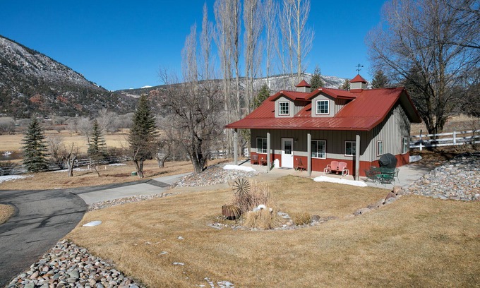 Durango House | Charming Country Barn in the Animas River Valley