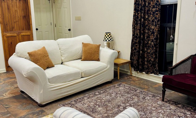 Evans House | Charming Country Cottage n2-bedroom house