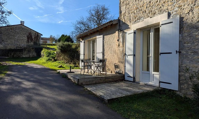 Torsac Cottage | Charming Country Cottage with Private Terrace, Near Angoulême - Pet Friendly