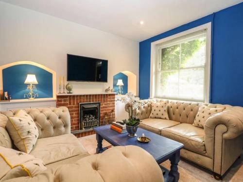Selborne House | Charming Country Cottage