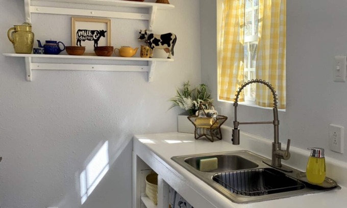 Cascade Cottage | Charming Country Cottage- Long Term Stays Welcome!