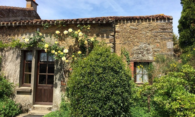 Breuil-Barret Cottage | Charming Country Cottage with garden - Breuil Barret