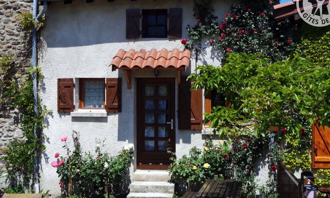 Saint-Chamond Cottage | Charming Country Cottage with Terrace, Near Trails and St-Etienne