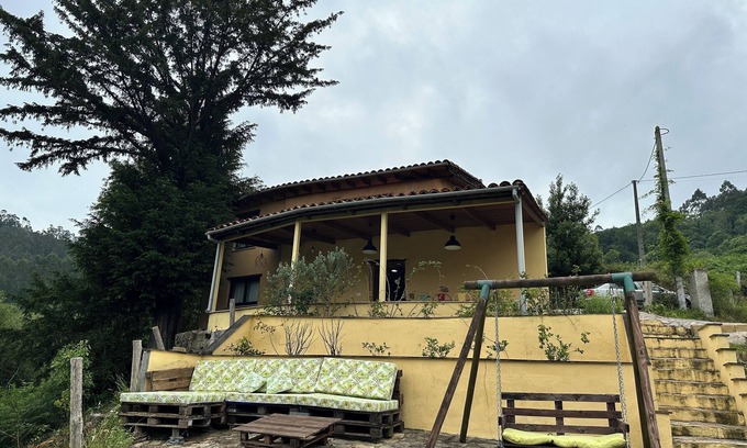 Vinon Cottage | Charming Country House in Asturias with Mountain Views – La Roza