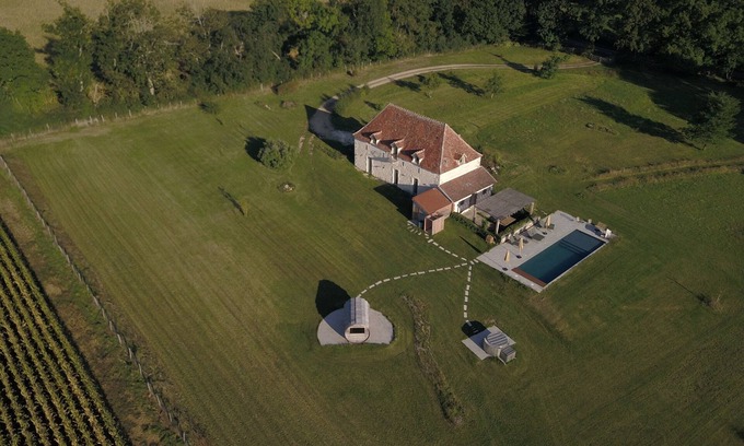 Raveau Cottage | Charming country house with access to swimming pool, sauna and jacuzzi