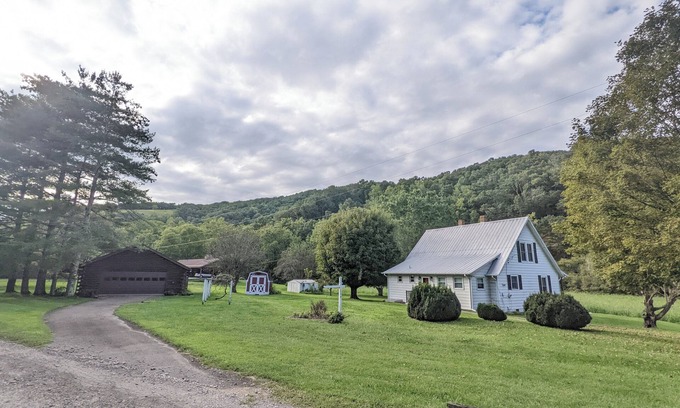 Ironto House | Charming countryside retreat with cozy rooms, modern amenities, and scenic views. Family-friendly!