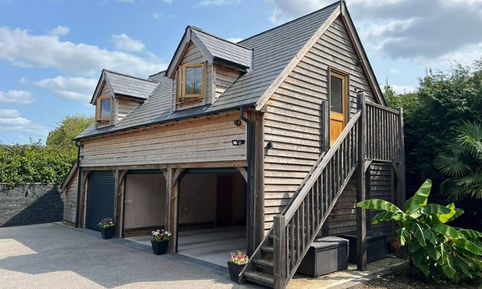 Hammerpot House | Charming Countryside Barn Retreat – Perfect for Relaxing Escapes
