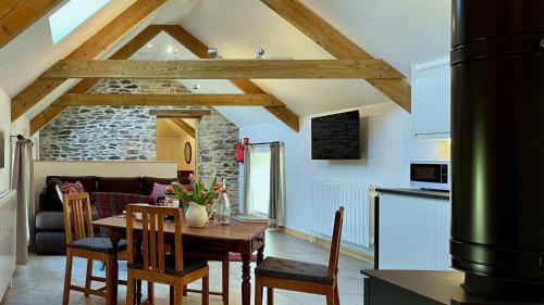 Pencader Apartment | Charming Countryside Barn - Cambrian Cottages