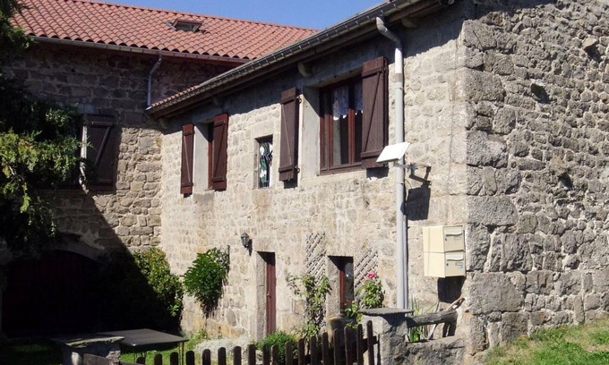 Marlhes Cottage | Charming Countryside Retreat with Fireplace, Garden, and WiFi in Marlhes