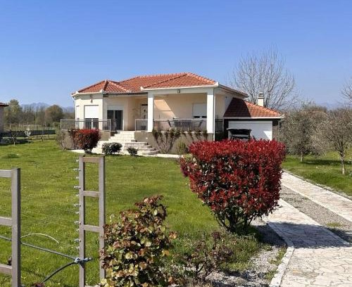 Berislavci Villa | Charming Countryside Villa with Garden & Terrace near Skadar Lake