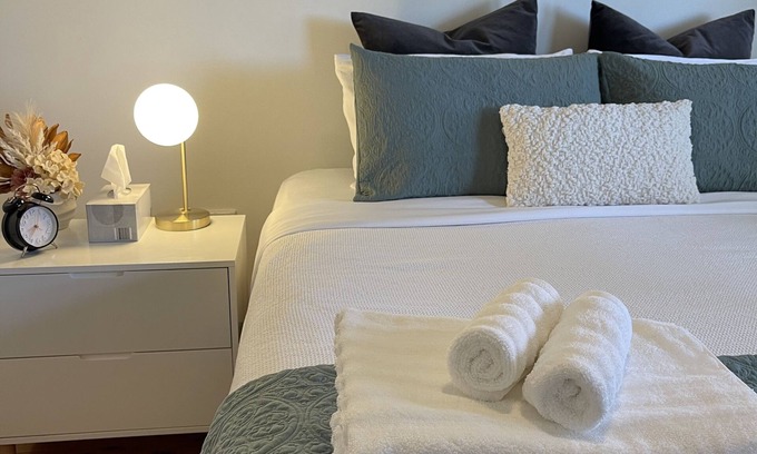 Blacktown House | Charming & Cozy 2BR Cottage