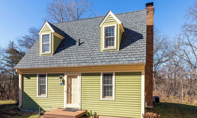 The Galena Territory Cottage | Charming & Cozy 2BR Cottage | Fireplace | Dog-Friendly | Amenity Access