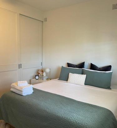 Blacktown House | Charming & Cozy 2BR Cottage