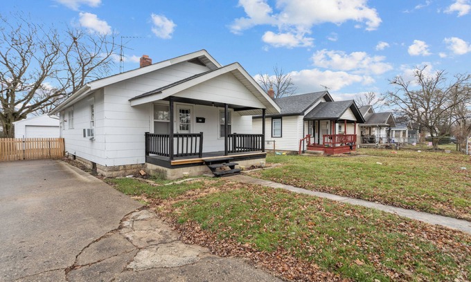 Kokomo House | Charming, cozy 3 bed bungalow