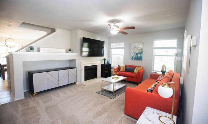 Wetmore House | Charming Cozy 3-bedroom house UTSA/6 Flags/Riverwalk/SeaWorld in San Antonio