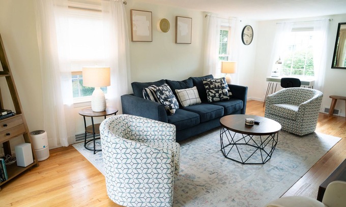 Eastside House | Charming & Cozy 3BR Home Retreat near SU/ESF/Upstate/LeMoyne