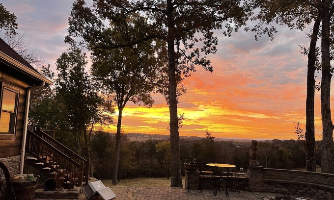 Lebanon Cabin | Charming Cozy Cabin Studio Close to Nashville with Great Tennessee Views