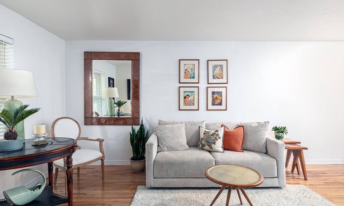 Northeast Dallas House | Charming Cozy Duplex
