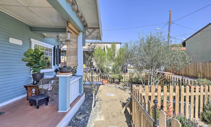 Fullerton Cottage | Charming Craftsman Bungalow With Garden & Hot Tub!