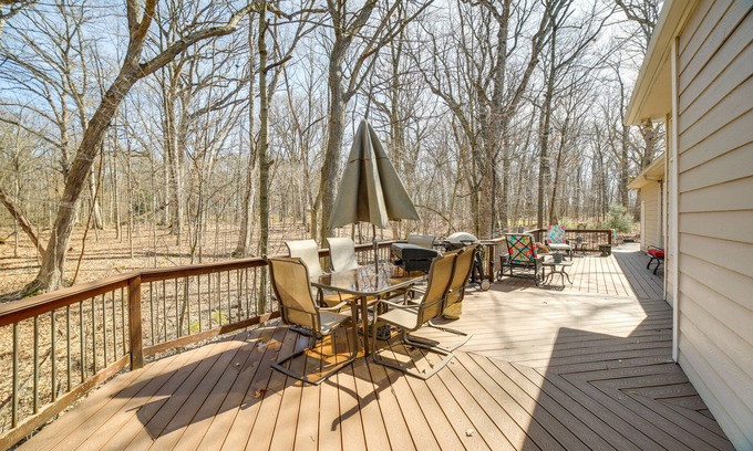 Leroy House | Charming Crete Home w/Hot Tub, Deck & Fire Pit