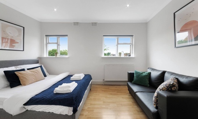 Tollington Apartment | Charming Crouch Hill by MoreThanStays