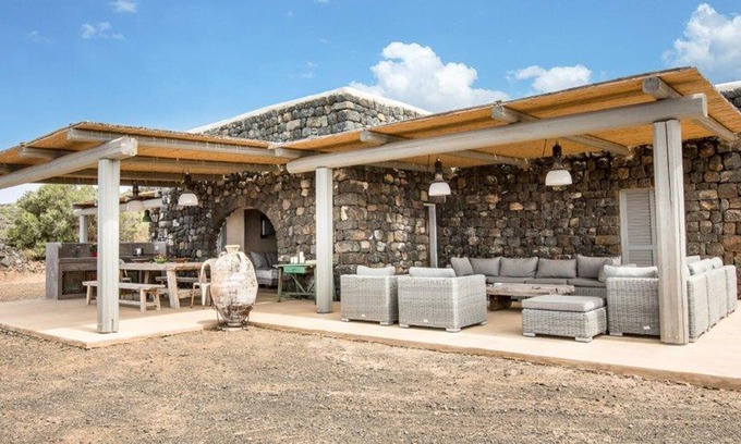 Pantelleria Villa | charming Dammuso included in the farm Dammusi Posidonia, with pool and sea view