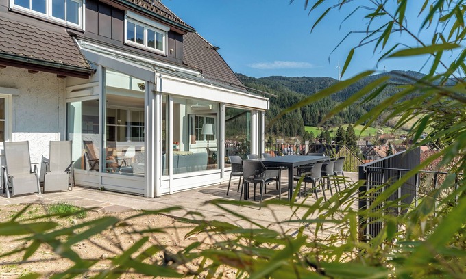 Gutach House | Charming Black Forest house with views, whirlpool, fireplace-for families & friends