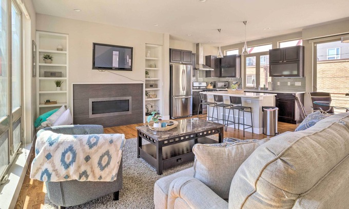 Jefferson Park House | Charming Denver Townhome < 3 Mi to Downtown!