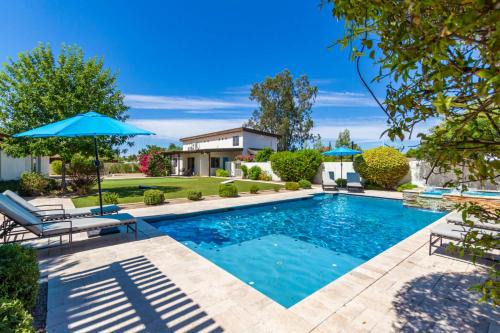 Shea North Estates House | Charming Desert Villa & Casitas with Sportcourt & Pool