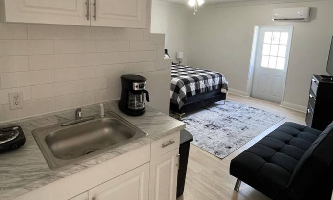 Florida Pines Apartment | Charming Disney Retreat: Private Studio near the Magic! ✨