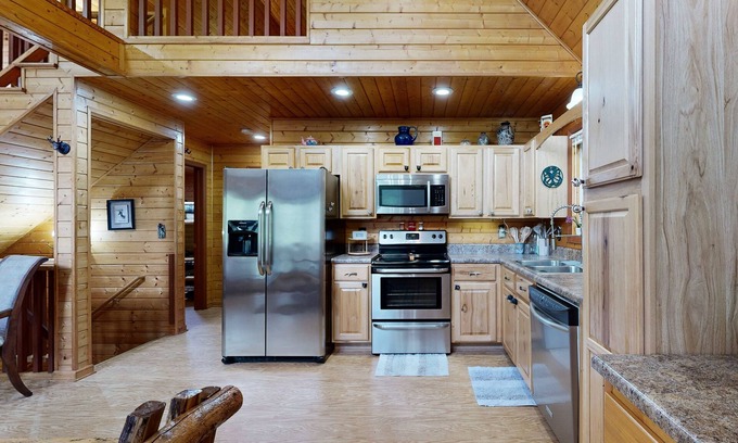 Grassy Creek House | Charming dog-friendly house