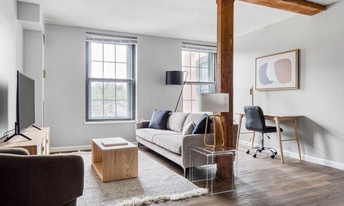 Lower Mills Apartment | Charming Dorchester/Milton 1BR next to Milton T stop, by Blueground