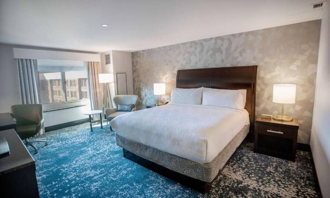 Bethesda Hotel | Charming Downtown Bethesda Unit Near Metro, NIH, Pet Friendly
