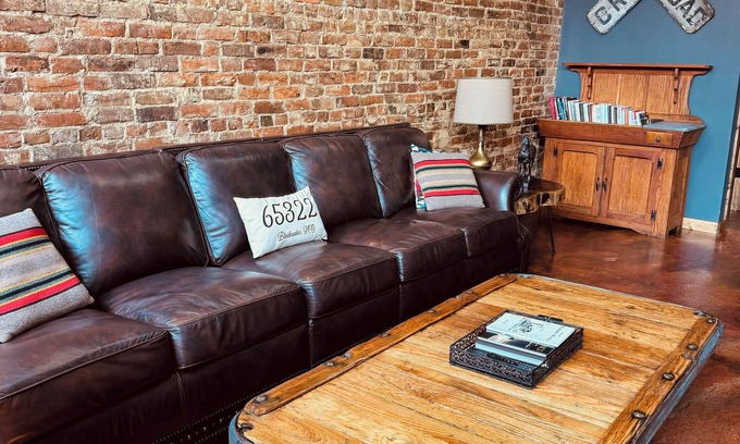 Blackwater House | Charming downtown space offers complete privacy, 2 bedrooms & 2 full bathrooms.