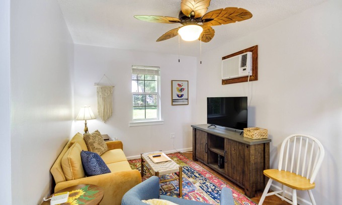 Biloxi Cottage | Charming Dtwn Retreat: 1 Mi to Ocean Springs Beach