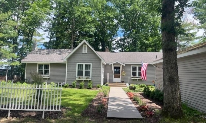Interlochen House | Charming Duck Lake, Lakefront! Minutes from Interlochen Arts School
