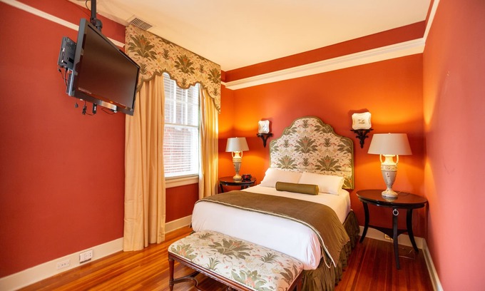Durham Apartment | Charming Durham Studio Steps Away from Duke
