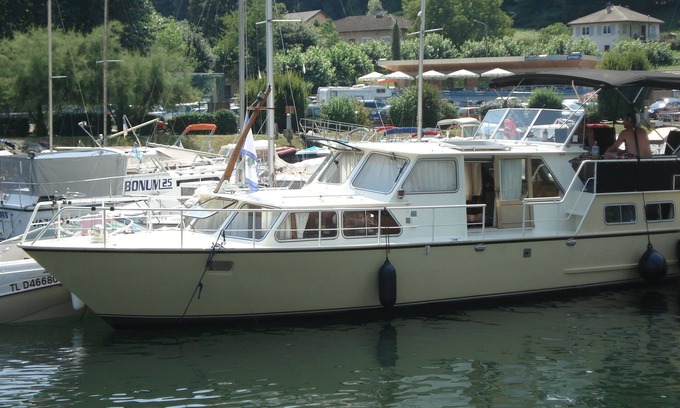 Conjux Boat Rental | CHARMING DUTCH STAR - Lac du Bourget