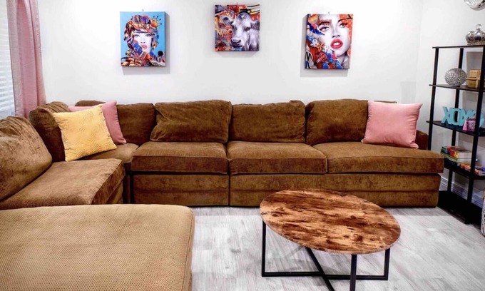 Eastside House | Charming Dwntwn Getaway w/ Arcade 20% OFF