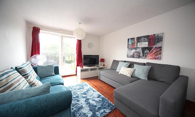 Bletchley Apartment | Charming Entire 1-Bedroom Flat in Milton Keynes